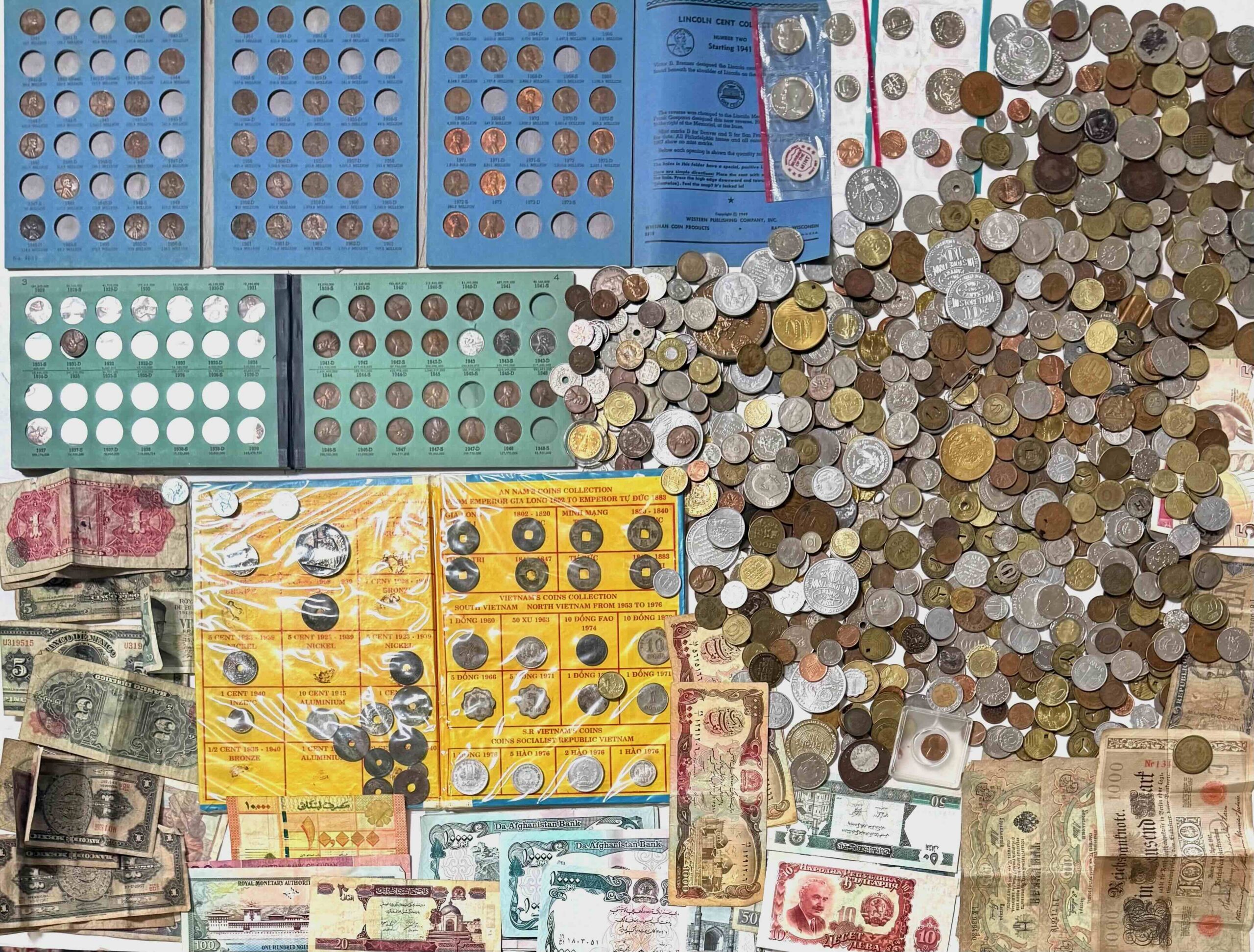 Unsorted American Coin Albums, Foreign Coins & Paper Currency (2000+)